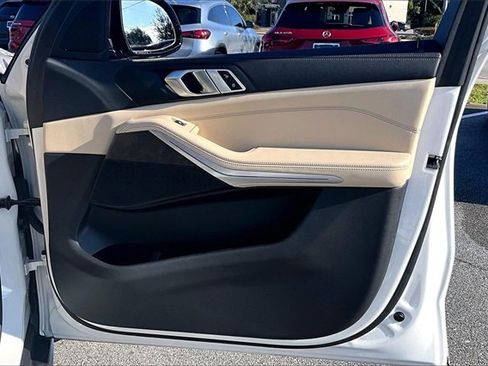 Used 2022 BMW X5 sDrive40i w/ Premium Package image 29