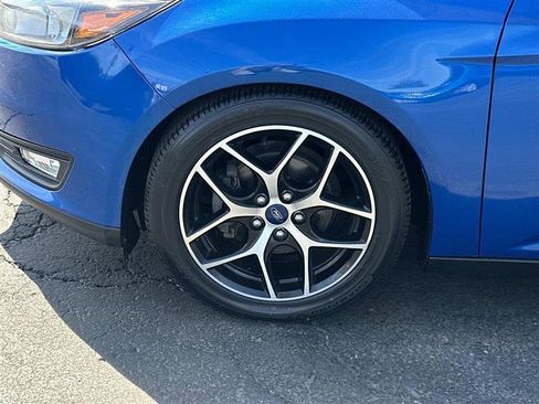 Used 2018 Ford Focus SEL w/ Cold Weather Package FWD image 6