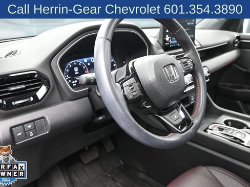 Used 2025 Honda Pilot Black Edition image 12