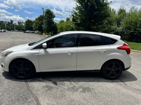 Used 2012 Ford Focus Titanium FWD image 6