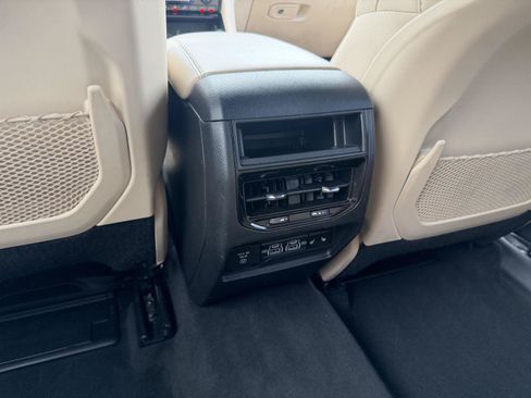 Certified 2025 Jeep Grand Cherokee Limited w/ Luxury Tech Group II AWD/4WD image 9
