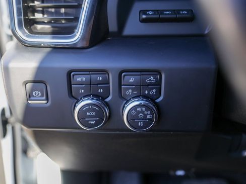 Used 2024 GMC Sierra 2500 Denali Ultimate w/ Max Trailering Package image 18