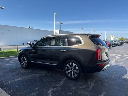 Used 2020 Kia Telluride S w/ S 8 Passenger Seating Package FWD image 4