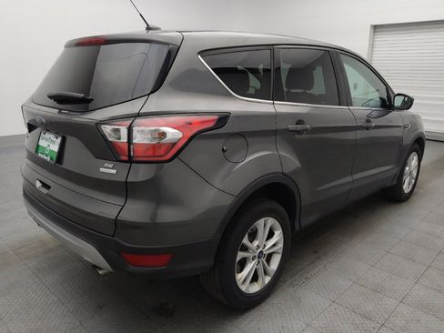 Used 2017 Ford Escape SE image 9