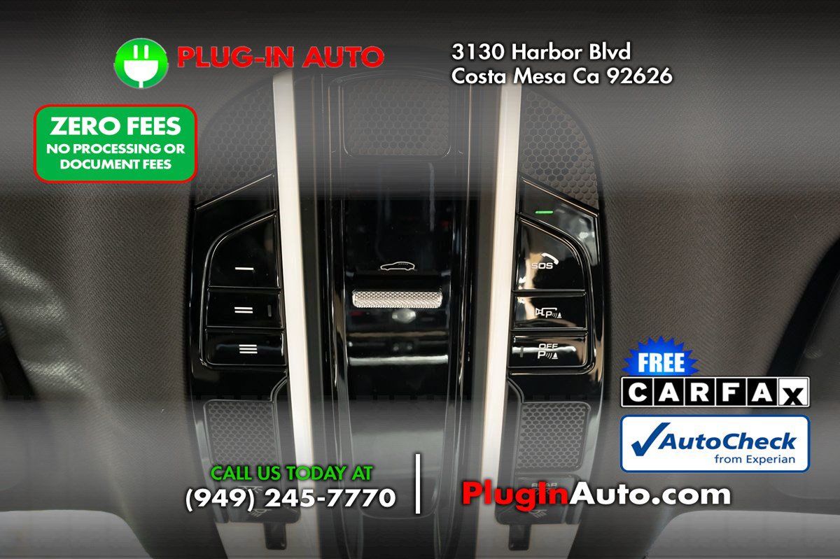 Used 2021 Porsche Cayenne E-Hybrid Coupe AWD/4WD image 19