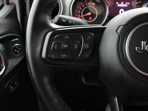 Used 2022 Jeep Gladiator Sport AWD/4WD image 9