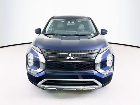 Used 2024 Mitsubishi Outlander SE FWD image 2