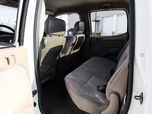 Used 2004 Toyota Tacoma PreRunner image 29