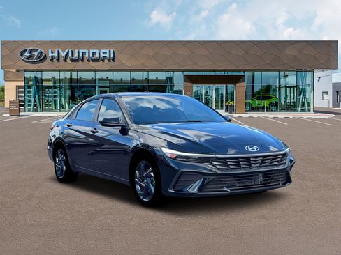 New 2026 Hyundai Elantra SEL FWD image 11