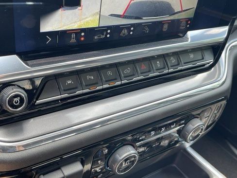 Used 2024 Chevrolet Silverado 1500 High Country w/ Technology Package image 21