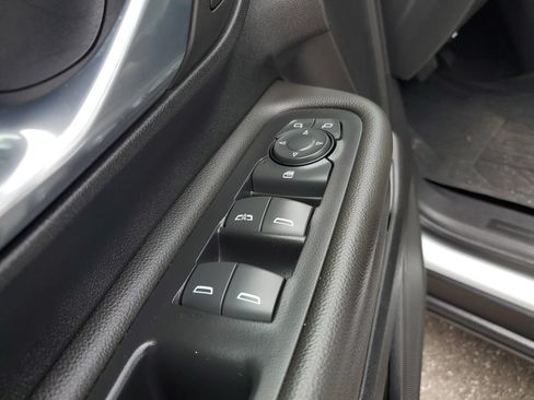 Used 2023 GMC Terrain SLT w/ LPO, Floor Liner Package AWD/4WD image 18