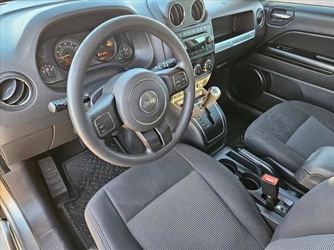 Used 2014 Jeep Compass Sport w/ Power Value Group image 12