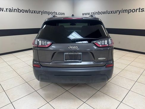 Used 2019 Jeep Cherokee Latitude Plus image 5