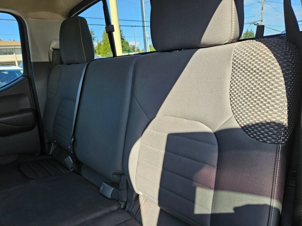 Used 2016 Nissan Frontier PRO-4X w/ Pro-4x Graphics Package AWD/4WD image 13