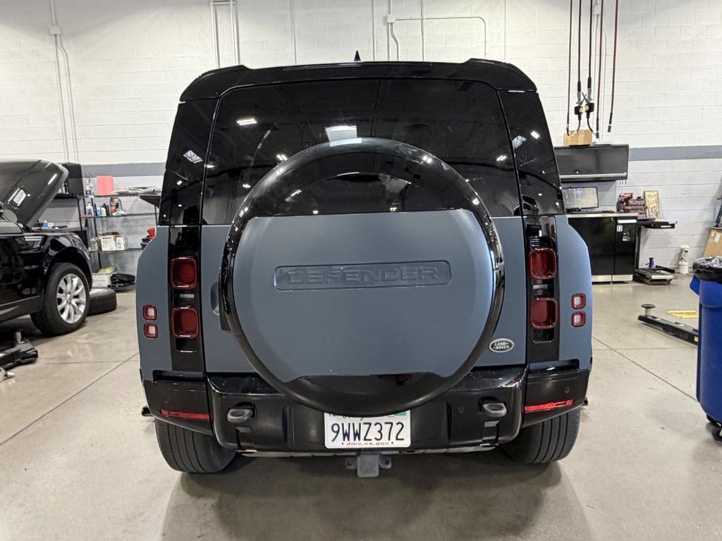 Used 2023 Land Rover Defender 110 X-Dynamic SE AWD/4WD image 6