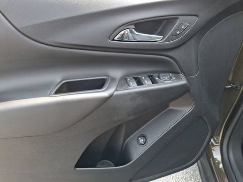 Certified 2023 Chevrolet Equinox LT FWD image 12