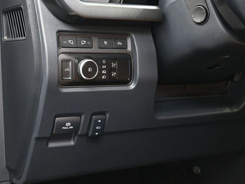 Used 2024 Ford F250 Platinum image 23