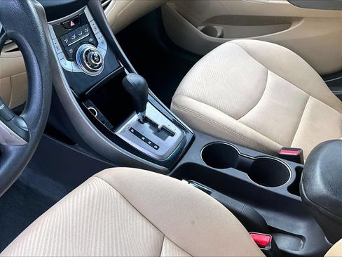 Used 2013 Hyundai Elantra GLS w/ Preferred Pkg FWD image 22
