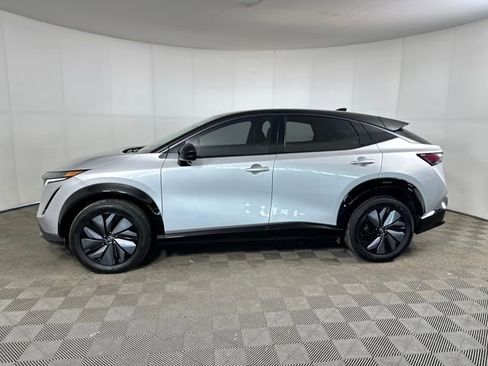 Used 2023 Nissan Ariya AWD image 6