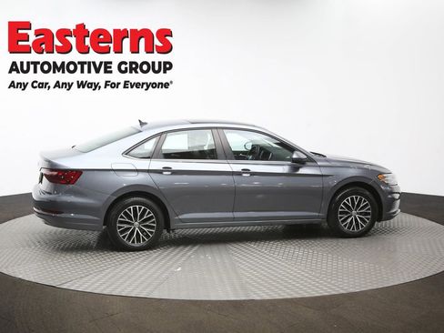 Used 2021 Volkswagen Jetta SE w/ SE Cold Weather Package image 43