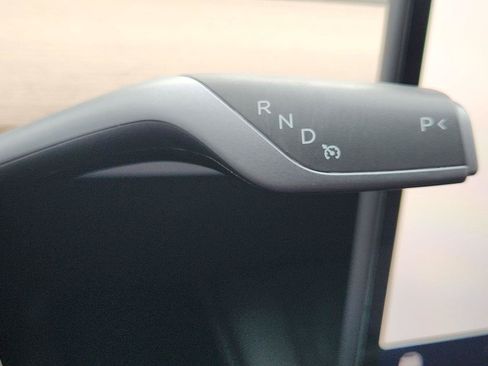 Used 2024 Tesla Model Y Long Range AWD/4WD image 16