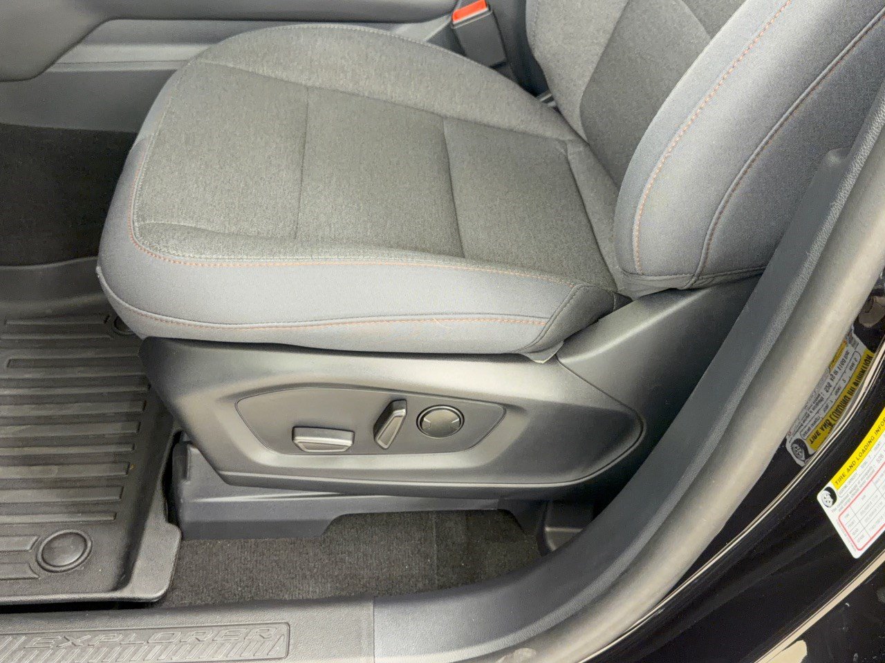 Certified 2025 Ford Explorer Active RWD image 16