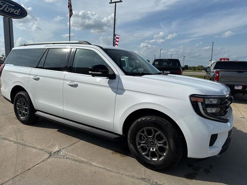 New 2026 Ford Expedition Max Active AWD/4WD image 3