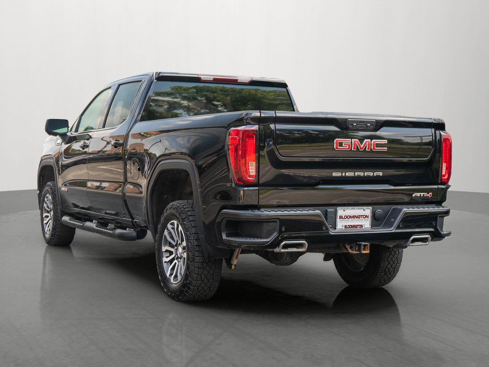 Used 2023 GMC Sierra 1500 AT4 AWD/4WD image 5
