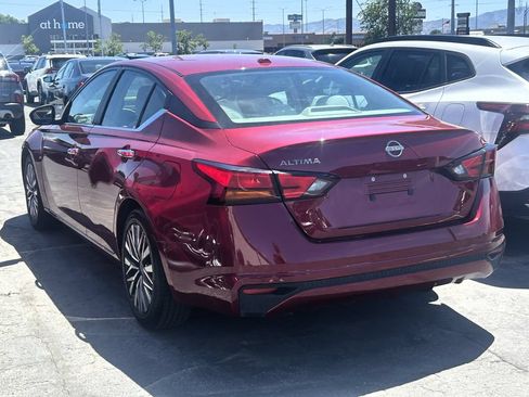 Used 2025 Nissan Altima 2.5 SV FWD image 5