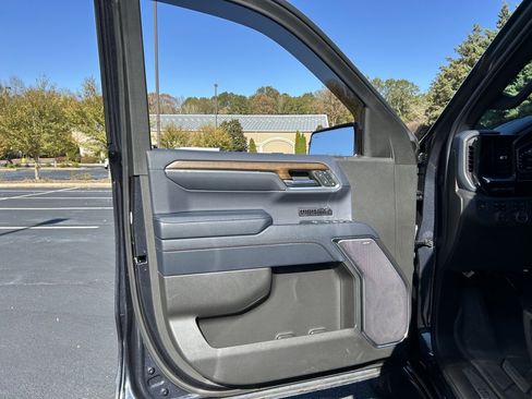 Used 2024 Chevrolet Silverado 1500 High Country image 60