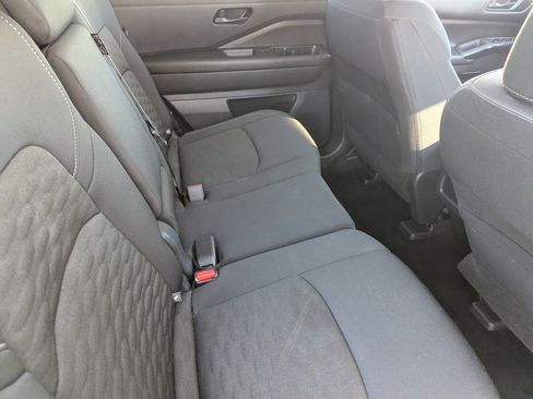 Certified 2024 Nissan Pathfinder SV image 15