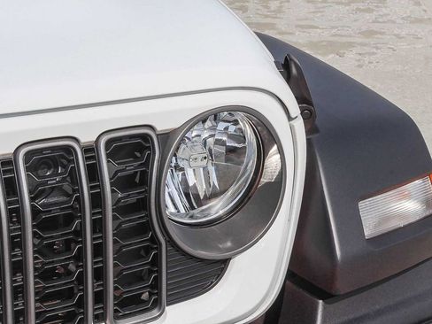 Used 2025 Jeep Wrangler Unlimited Sport AWD/4WD image 11