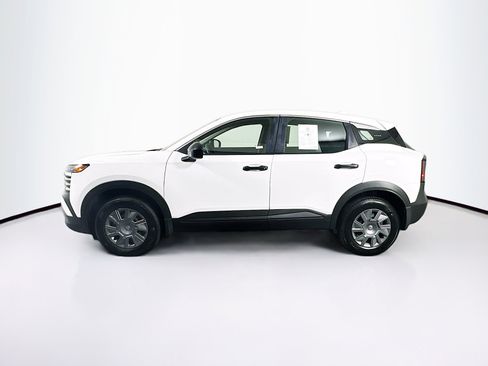 Used 2025 Nissan Kicks S FWD image 4