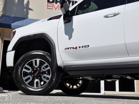 Used 2022 GMC Sierra 2500 AT4 w/ Gooseneck/5TH Wheel Package AWD/4WD image 39