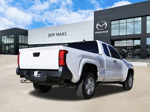 Used 2025 Toyota Tacoma SR image 3