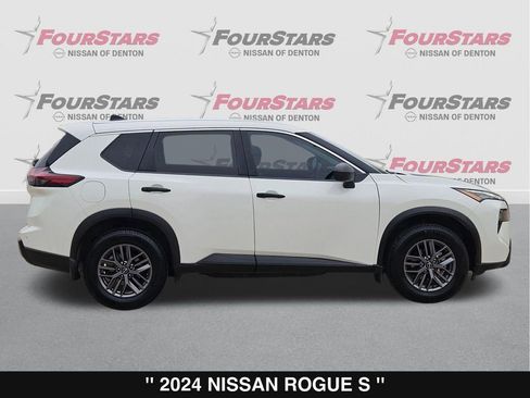Used 2024 Nissan Rogue S FWD image 3