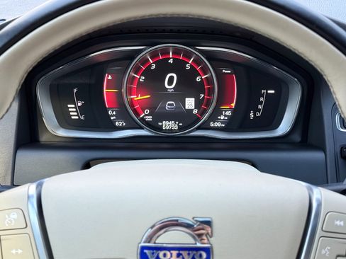 Used 2015 Volvo XC60 T5 Platinum image 12