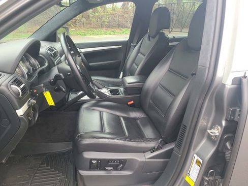 Used 2008 Porsche Cayenne Turbo image 9