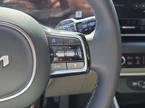 New 2026 Kia Carnival FWD image 31