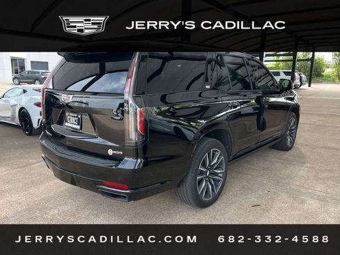 Used 2024 Cadillac Escalade Sport w/ Touring Package image 5
