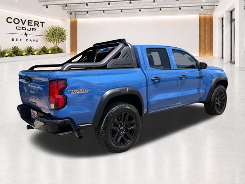 Used 2025 Chevrolet Colorado Trail Boss w/ Midnight Edition AWD/4WD image 16