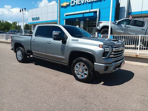 Used 2024 Chevrolet Silverado 2500 High Country w/ High Country Premium Package AWD/4WD image 6