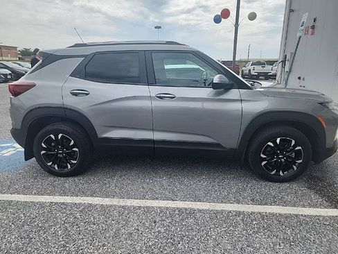 Used 2023 Chevrolet TrailBlazer LT AWD/4WD image 3