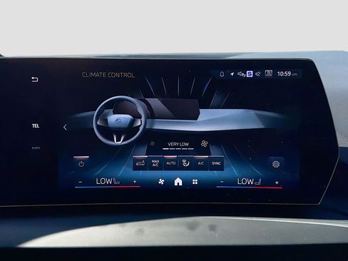 Used 2026 BMW 228i w/ Technology Package image 32