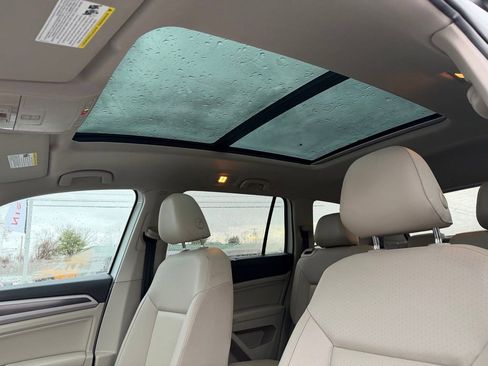 Used 2020 Volkswagen Atlas SE w/ Panoramic Sunroof Package image 16