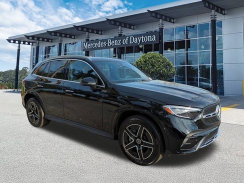 Used 2026 Mercedes-Benz GLC 300 image 2