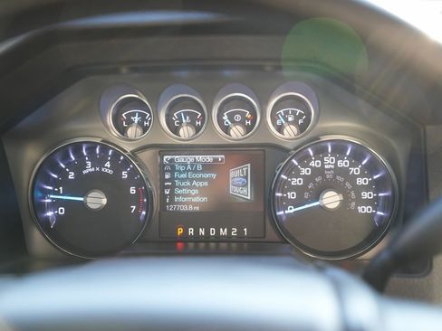 Used 2015 Ford F350 Lariat image 19