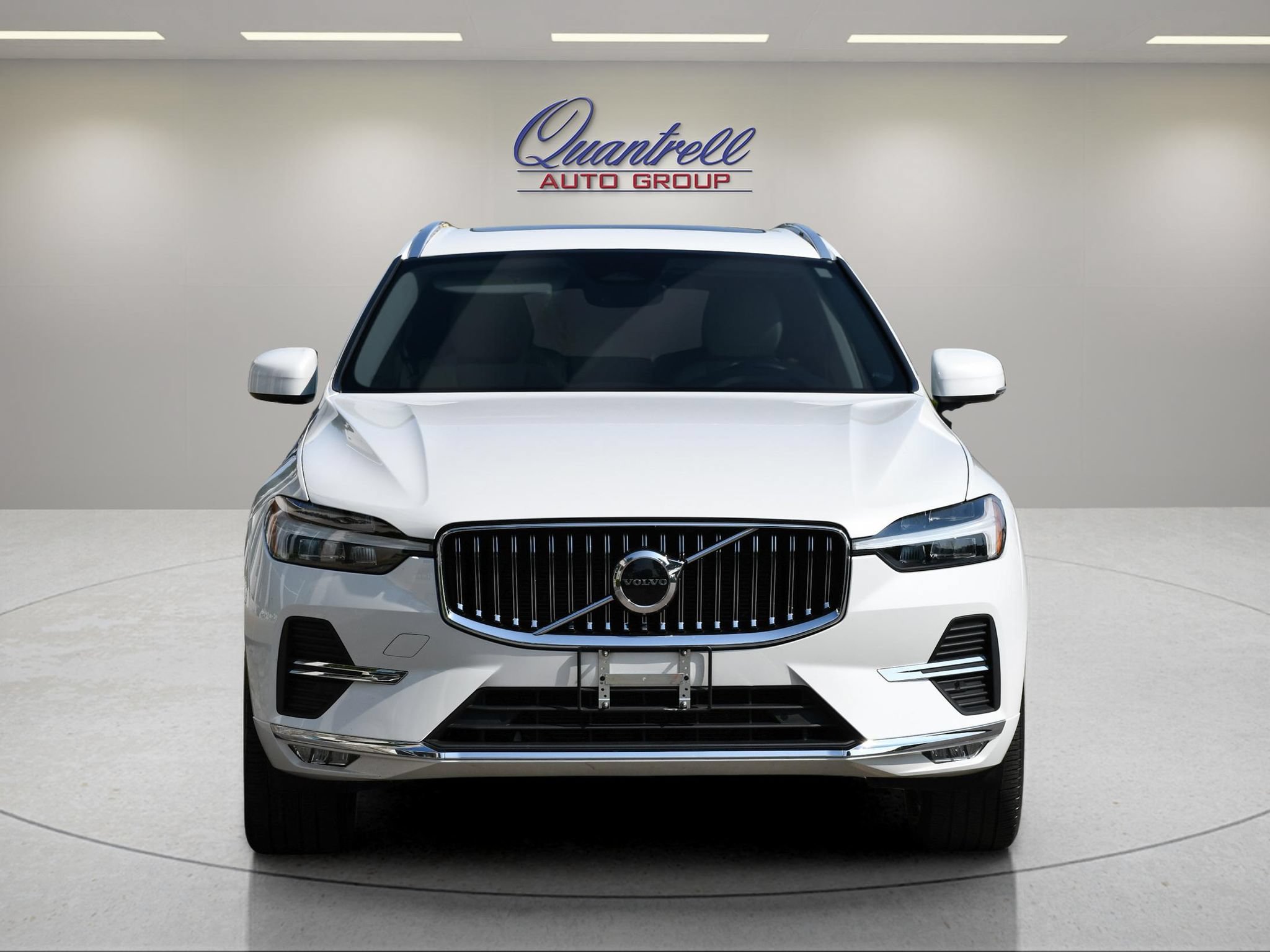 Used 2022 Volvo XC60 B5 Inscription w/ Protection Package FWD image 9
