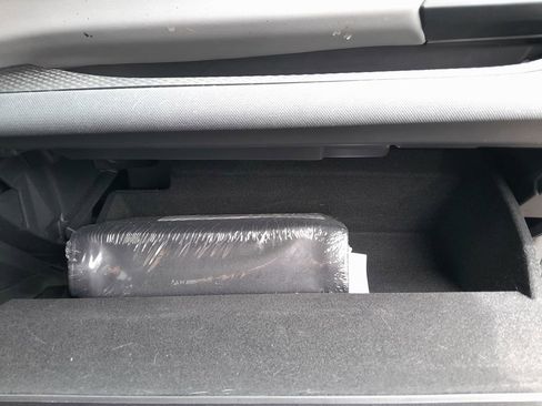 Used 2023 Subaru Outback Premium image 37