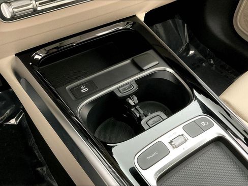 Certified 2026 Mercedes-Benz GLB 250 4MATIC image 37